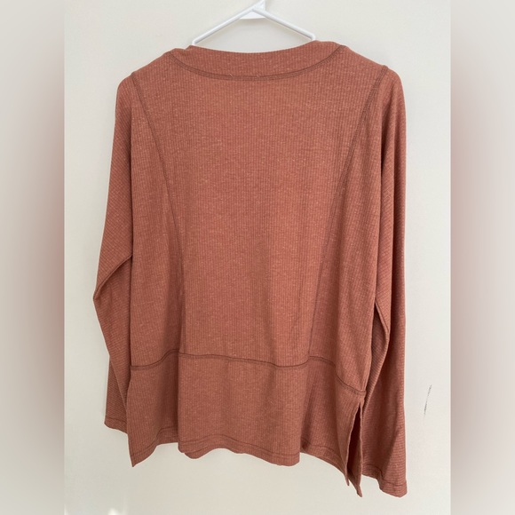 Tribal Jeans V-neck top, Sz Small - Picture 2 of 3